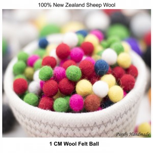 1 cm felt ball