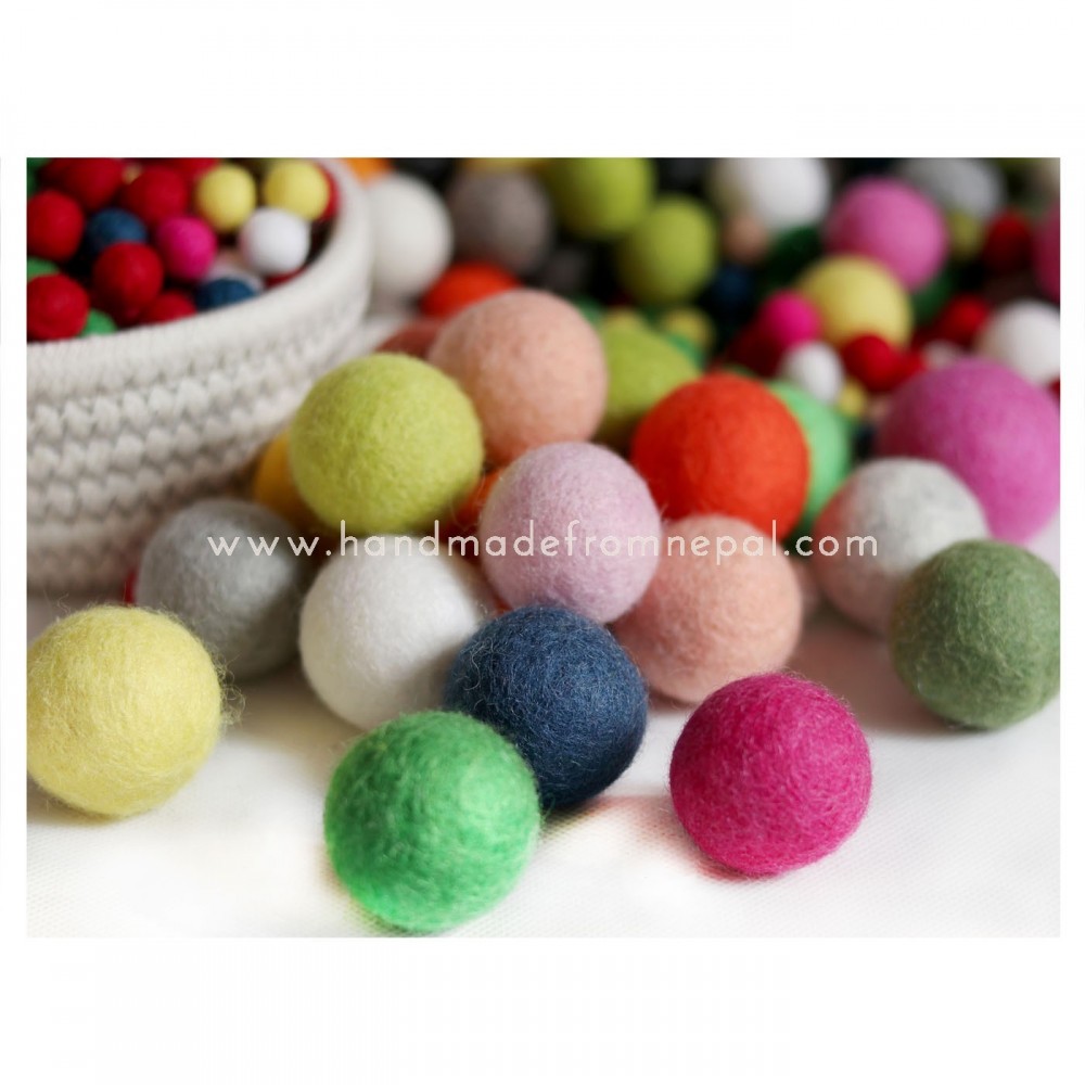 Eco-Friendly Wool Felt Ball Cat Toys -Set of 2